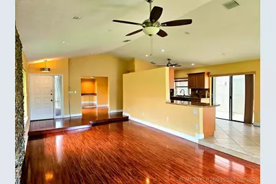 566 Village Lake Drive, Weston, FL 33326 - Photo 5