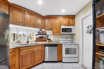 14 Via De Casas Sur #104, Boynton Beach, FL 33426 - Photo 9
