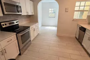 407 S Lakeside Dr, Lake Worth Beach, FL 33460 - Photo 3