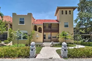407 S Lakeside Dr, Lake Worth Beach, FL 33460 - Photo 1