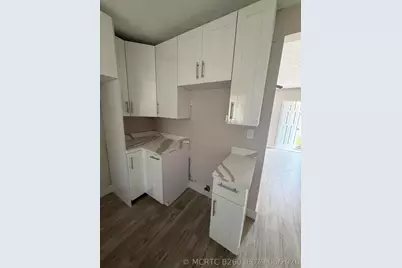 1437 NW 10th Place, Fort Lauderdale, FL 33311 - Photo 9
