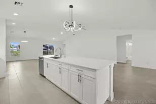 5315 NW Nail Ct, Port Saint Lucie, FL 34986 - Photo 15