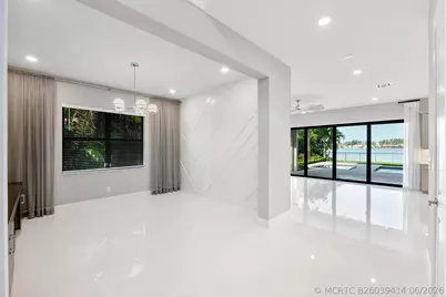 8685 Parkland Bay Drive, Parkland, FL 33076 - Photo 9