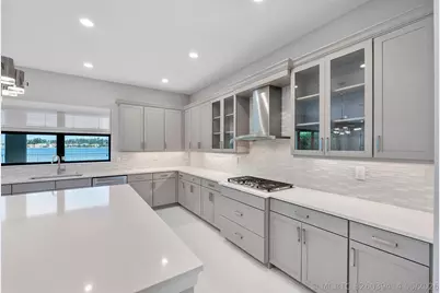 8685 Parkland Bay Drive, Parkland, FL 33076 - Photo 23
