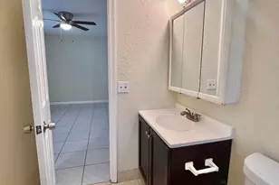 423 Glenwood Dr, West Palm Beach, FL 33415 - Photo 17