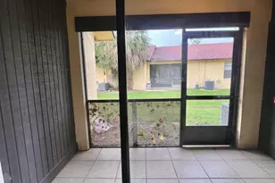 423 Glenwood Dr, West Palm Beach, FL 33415 - Photo 19