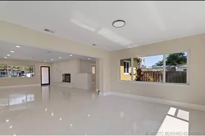 570 SE 2nd Avenue, Pompano Beach, FL 33060 - Photo 15