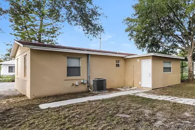 [Address not provided], Riviera Beach, FL 33404 - Photo 15