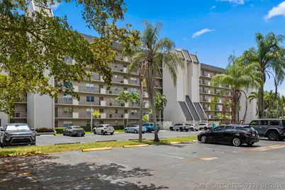 3150 W Rolling Hills Circle #704, Davie, FL 33328 - Photo 3