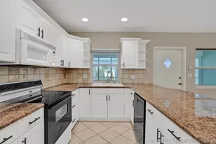 2734 NE 27th Ct, Lighthouse Point, FL 33064 - Photo 25