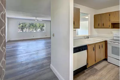 420 SE 2nd Avenue #23, Deerfield Beach, FL 33441 - Photo 3