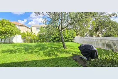 9138 Dupont Place, Wellington, FL 33414 - Photo 15