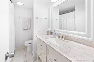 250 NE 20th St, Boca Raton, FL 33431 - Photo 17
