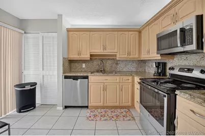 7473 Glendevon Lane #402, Delray Beach, FL 33446 - Photo 17