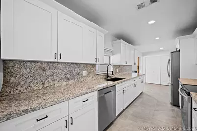 3130 Capri Road, Palm Beach Gardens, FL 33410 - Photo 5