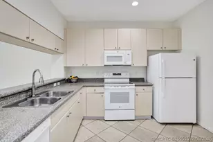 6379 Bella Circle W, Boynton Beach, FL 33437 - Photo 19