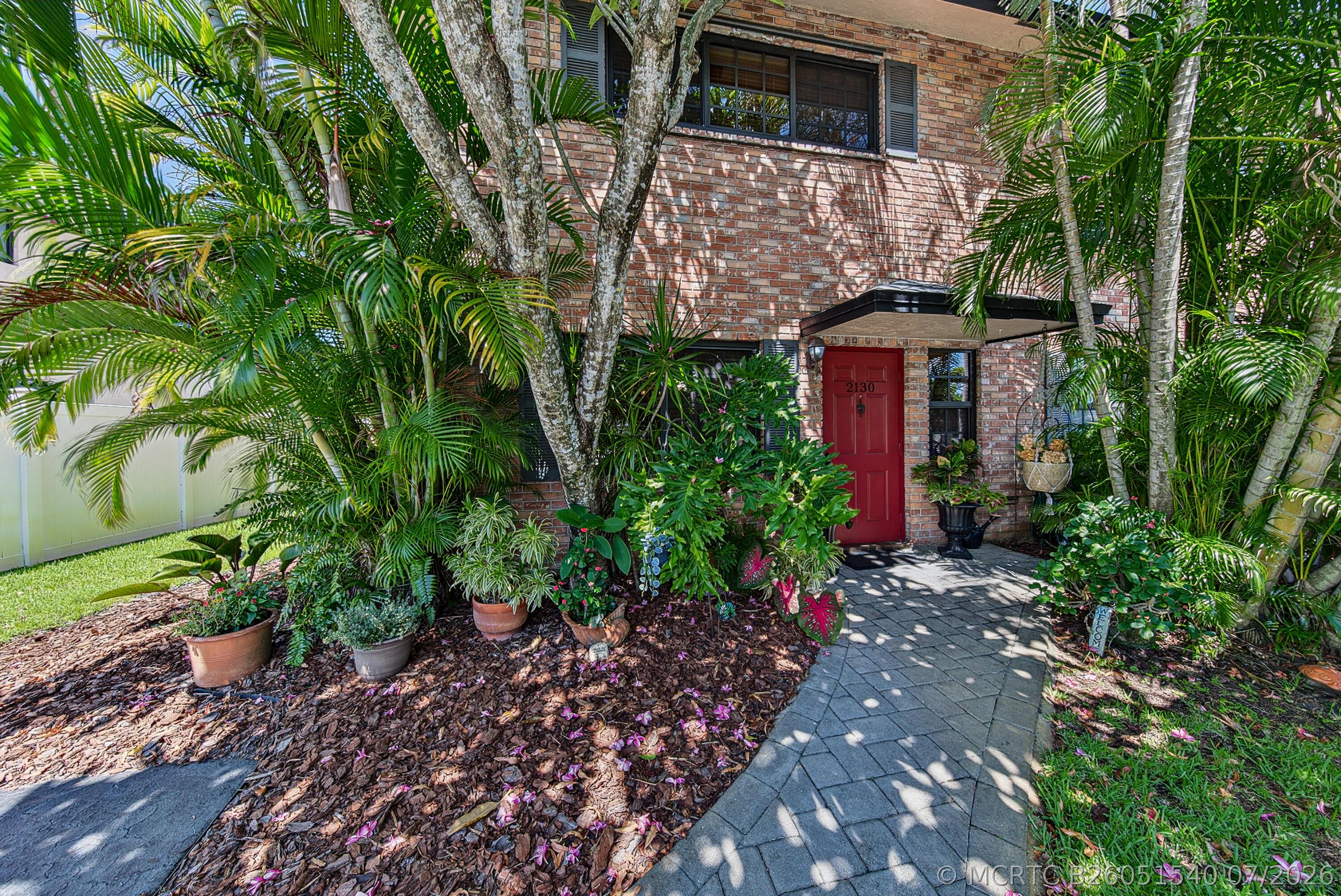 2130 NE 9th Ave main architectural view