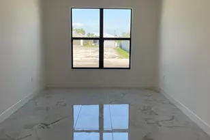 12450 SW Bungalow Ln, Port Saint Lucie, FL 34987 - Photo 11