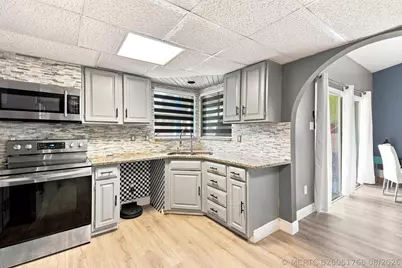 450 SE Thornhill Drive, Port Saint Lucie, FL 34983 - Photo 9