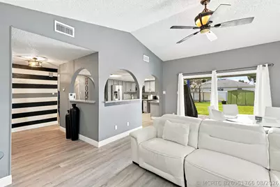 450 SE Thornhill Drive, Port Saint Lucie, FL 34983 - Photo 13