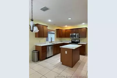 992 Ridgeland Path, The Villages, FL 32162 - Photo 13