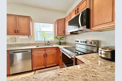 639 NW 130th Way, Pembroke Pines, FL 33028 - Photo 7