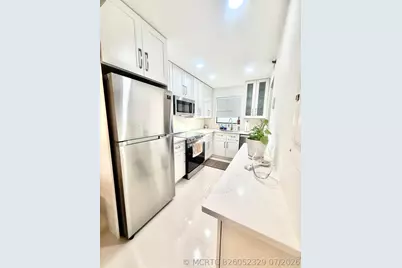 4640 Lucerne Lakes Boulevard W #402, Lake Worth, FL 33467 - Photo 11