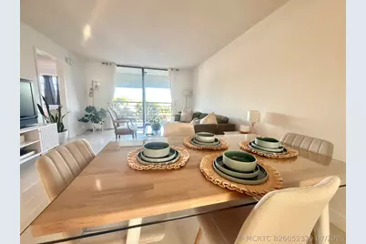 4640 Lucerne Lakes Boulevard W #402, Lake Worth, FL 33467 - Photo 5