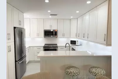 3008 Fairway Drive N, Jupiter, FL 33477 - Photo 5