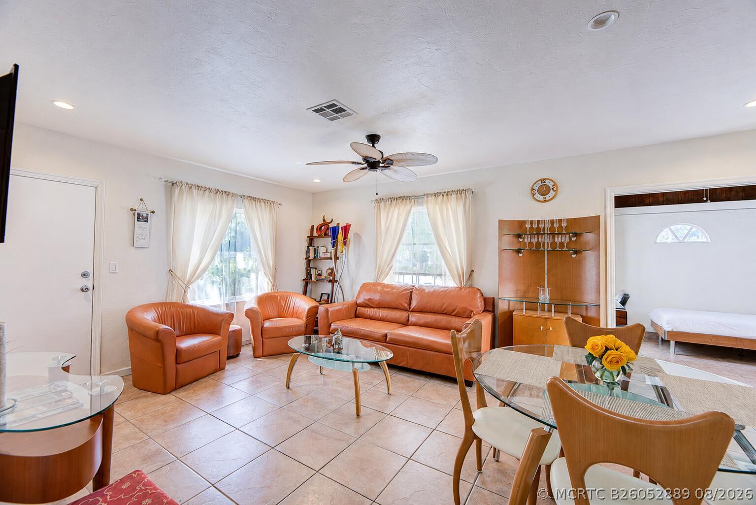 1136 NE 17th Way #1-2 - 1136 NE 17th Way #1-2, Fort Lauderdale, FL 33304 Luxury Property | Jose Angel Pina