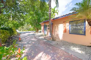 1136 NE 17th Way, Fort Lauderdale, FL 33304 - Photo 15