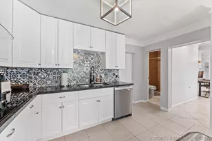 728 NE 9th Ave, Boynton Beach, FL 33435 - Photo 13