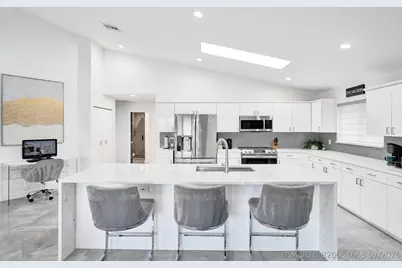 10875 Boca Woods Lane, Boca Raton, FL 33428 - Photo 21