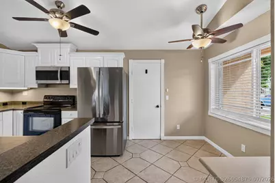166 Raintree, Jupiter, FL 33458 - Photo 9