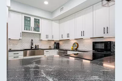 524 7th Square #102, Vero Beach, FL 32962 - Photo 15