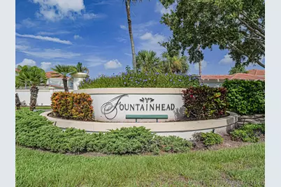 524 7th Square #102, Vero Beach, FL 32962 - Photo 1