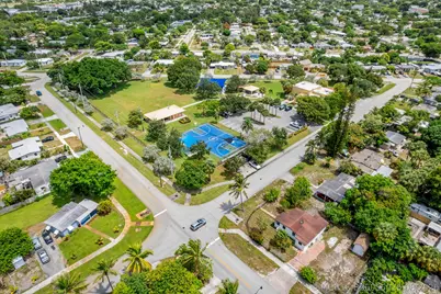 1712 NE 50th Court, Pompano Beach, FL 33064 - Photo 43