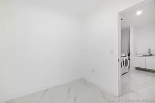 700 NE 24th St, Miami, FL 33137 - Photo 35