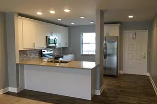 309 Lake Cir, North Palm Beach, FL 33408 - Photo 7