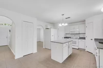 2538 12th Square SW, Vero Beach, FL 32968 - Photo 9