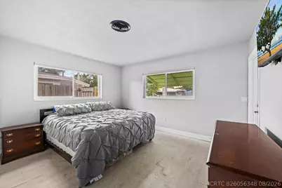 4860 NE 6th Avenue, Oakland Park, FL 33334 - Photo 9