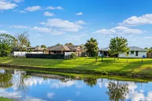 272 SW Carter Ave, Port Saint Lucie, FL 34983 - Photo 9