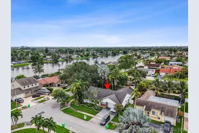 11650 NW 39th Place, Sunrise, FL 33323 - Photo 3