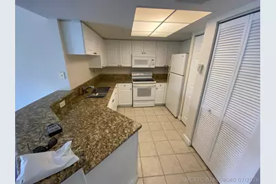 1100 S Crestwood Court S #1117, Royal Palm Beach, FL 33411 - Photo 5