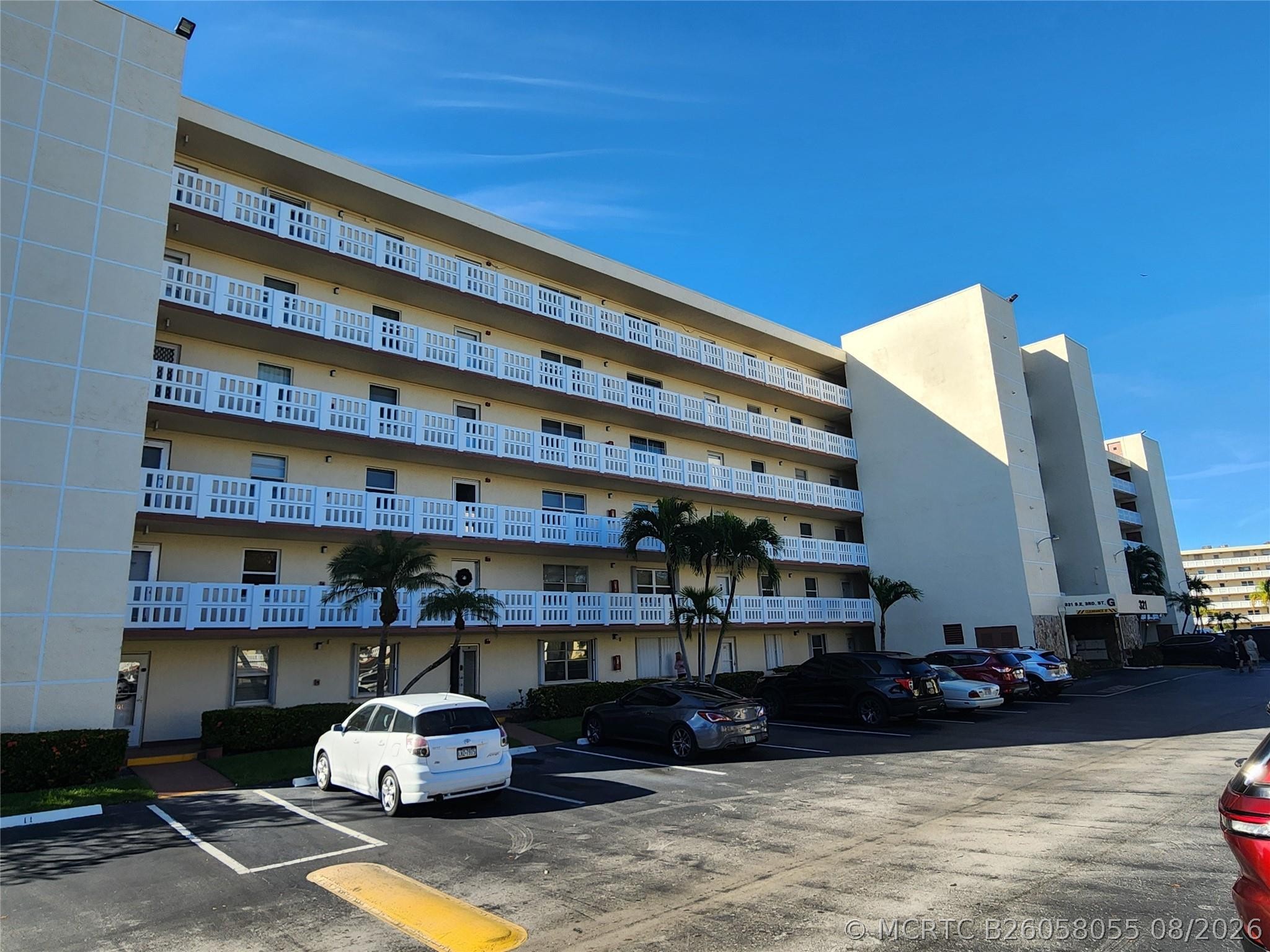 321 SE 3rd St #302 - 321 SE 3rd St #302, Dania Beach, FL 33004 Luxury Property | Jose Angel Pina