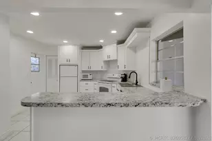 7 Greenway N, Royal Palm Beach, FL 33411 - Photo 5