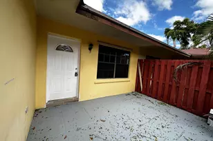 4326 Woodstock Dr, West Palm Beach, FL 33409 - Photo 11
