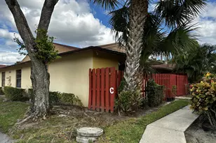 4326 Woodstock Dr, West Palm Beach, FL 33409 - Photo 9