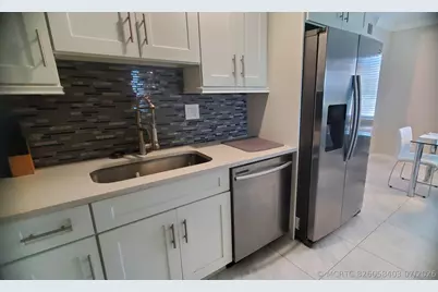 999 Normandy U, Delray Beach, FL 33484 - Photo 3