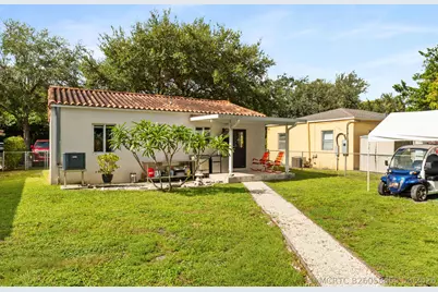 437 Lark Avenue, Miami Springs, FL 33166 - Photo 13